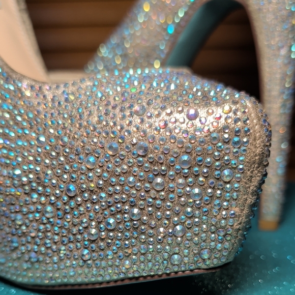 Betsey Johnson Star Crystal AB Platform Pump Heels - Picture 5 of 13